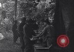 Standbild US Army Division 29 Soldaten Messezelt Saint Lo Frankreich, 1944, aus Sekunde 23 historischem Filmmaterial Videoclip 65675027647