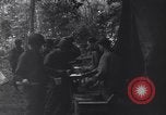 Standbild US Army Division 29 Soldaten Messezelt Saint Lo Frankreich, 1944, aus Sekunde 28 historischem Filmmaterial Videoclip 65675027647