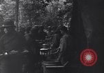 Standbild US Army Division 29 Soldaten Messezelt Saint Lo Frankreich, 1944, aus Sekunde 34 historischem Filmmaterial Videoclip 65675027647