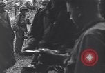 Standbild US Army Division 29 Soldaten Messezelt Saint Lo Frankreich, 1944, aus Sekunde 41 historischem Filmmaterial Videoclip 65675027647