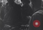 Standbild US Army Division 29 Soldaten Messezelt Saint Lo Frankreich, 1944, aus Sekunde 44 historischem Filmmaterial Videoclip 65675027647