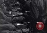 Standbild US Army Division 29 Soldaten Messezelt Saint Lo Frankreich, 1944, aus Sekunde 51 historischem Filmmaterial Videoclip 65675027647