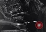 Standbild US Army Division 29 Soldaten Messezelt Saint Lo Frankreich, 1944, aus Sekunde 52 historischem Filmmaterial Videoclip 65675027647