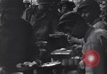 Standbild US Army Division 29 Soldaten Messezelt Saint Lo Frankreich, 1944, aus Sekunde 59 historischem Filmmaterial Videoclip 65675027647