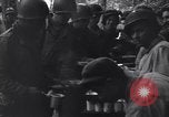 Standbild US Army Division 29 Soldaten Messezelt Saint Lo Frankreich, 1944, aus Sekunde 60 historischem Filmmaterial Videoclip 65675027647
