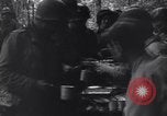 Standbild US Army Division 29 Soldaten Messezelt Saint Lo Frankreich, 1944, aus Sekunde 61 historischem Filmmaterial Videoclip 65675027647