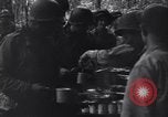 Standbild US Army Division 29 Soldaten Messezelt Saint Lo Frankreich, 1944, aus Sekunde 62 historischem Filmmaterial Videoclip 65675027647