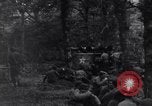 Standbild 29 Division Soldaten Ruhe und Musik zu hören Saint Lo Frankreich, 1944, aus Sekunde 6 historischem Filmmaterial Videoclip 65675027649