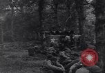 Standbild 29 Division Soldaten Ruhe und Musik zu hören Saint Lo Frankreich, 1944, aus Sekunde 10 historischem Filmmaterial Videoclip 65675027649