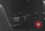 Standbild 29 Division Soldaten Ruhe und Musik zu hören Saint Lo Frankreich, 1944, aus Sekunde 35 historischem Filmmaterial Videoclip 65675027649