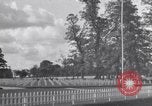 Standbild US Army Memorial Day Service bei amerikanischen Friedhof Sainte Mere Eglise Frankreich, 1945, aus Sekunde 1 historischem Filmmaterial Videoclip 65675027651