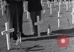 Standbild US Army Memorial Day Service bei amerikanischen Friedhof Sainte Mere Eglise Frankreich, 1945, aus Sekunde 36 historischem Filmmaterial Videoclip 65675027651