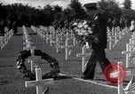 Standbild US Army Memorial Day Service bei amerikanischen Friedhof Sainte Mere Eglise Frankreich, 1945, aus Sekunde 48 historischem Filmmaterial Videoclip 65675027651
