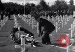 Standbild US Army Memorial Day Service bei amerikanischen Friedhof Sainte Mere Eglise Frankreich, 1945, aus Sekunde 51 historischem Filmmaterial Videoclip 65675027651