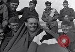 Standbild 2 Armored division Soldaten Rückkehr von vorne in Frankreich Cherbourg Frankreich, 1945, aus Sekunde 7 historischem Filmmaterial Videoclip 65675027652