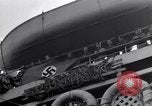 Standbild 2 Armored division Soldaten Rückkehr von vorne in Frankreich Cherbourg Frankreich, 1945, aus Sekunde 34 historischem Filmmaterial Videoclip 65675027652