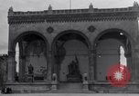 Immagine di Civili tedesco Monaco di Baviera Germania, 1945, secondo 9 filmato di repertorio 65675027653