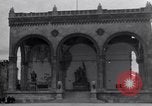Immagine di Civili tedesco Monaco di Baviera Germania, 1945, secondo 13 filmato di repertorio 65675027653