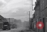 Image 4e Division d'infanterie troupes Saint simple Eglise France, 1944, de la seconde 10 séquences d'archives historiques vidéo 65675027660