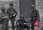 Image 4e Division d'infanterie troupes Saint simple Eglise France, 1944, de la seconde 28 séquences d'archives historiques vidéo 65675027660