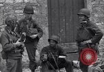 Image 4e Division d'infanterie troupes Saint simple Eglise France, 1944, de la seconde 33 séquences d'archives historiques vidéo 65675027660