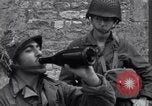 Image 4e Division d'infanterie troupes Saint simple Eglise France, 1944, de la seconde 38 séquences d'archives historiques vidéo 65675027660