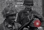 Image 4e Division d'infanterie troupes Saint simple Eglise France, 1944, de la seconde 40 séquences d'archives historiques vidéo 65675027660