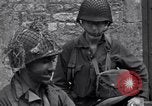 Image 4e Division d'infanterie troupes Saint simple Eglise France, 1944, de la seconde 42 séquences d'archives historiques vidéo 65675027660