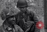 Image 4e Division d'infanterie troupes Saint simple Eglise France, 1944, de la seconde 44 séquences d'archives historiques vidéo 65675027660