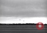 Image C-47 planeurs Saint simple Eglise France, 1944, de la seconde 3 séquences d'archives historiques vidéo 65675027662