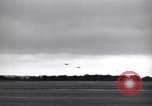 Image C-47 planeurs Saint simple Eglise France, 1944, de la seconde 4 séquences d'archives historiques vidéo 65675027662