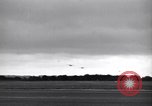 Image C-47 planeurs Saint simple Eglise France, 1944, de la seconde 6 séquences d'archives historiques vidéo 65675027662
