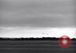 Image C-47 planeurs Saint simple Eglise France, 1944, de la seconde 13 séquences d'archives historiques vidéo 65675027662