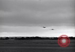 Image C-47 planeurs Saint simple Eglise France, 1944, de la seconde 18 séquences d'archives historiques vidéo 65675027662
