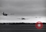 Image C-47 planeurs Saint simple Eglise France, 1944, de la seconde 26 séquences d'archives historiques vidéo 65675027662