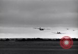 Image C-47 planeurs Saint simple Eglise France, 1944, de la seconde 31 séquences d'archives historiques vidéo 65675027662