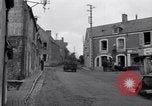 Immagine di Prima chiesa services Saint Honorine Des Pertes Francia, 1944, secondo 24 filmato di repertorio 65675027665