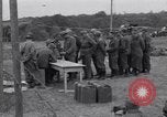 Immagine di Prigionieri tedeschi interpellati da soldati americani Saint Honorine Des Pertes Francia, 1944, secondo 56 filmato di repertorio 65675027666