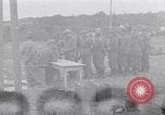 Immagine di Prigionieri tedeschi interpellati da soldati americani Saint Honorine Des Pertes Francia, 1944, secondo 58 filmato di repertorio 65675027666