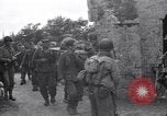 Immagine di Prigionieri tedeschi Saint Mere Eglise Francia, 1944, secondo 16 filmato di repertorio 65675027667