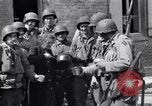 Immagine di Donna francese Saint Mere Eglise Francia, 1944, secondo 9 filmato di repertorio 65675027668
