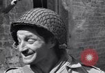 Immagine di Donna francese Saint Mere Eglise Francia, 1944, secondo 49 filmato di repertorio 65675027668