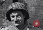 Immagine di Donna francese Saint Mere Eglise Francia, 1944, secondo 51 filmato di repertorio 65675027668