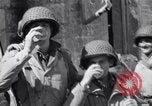 Immagine di Donna francese Saint Mere Eglise Francia, 1944, secondo 57 filmato di repertorio 65675027668