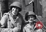 Immagine di Donna francese Saint Mere Eglise Francia, 1944, secondo 61 filmato di repertorio 65675027668