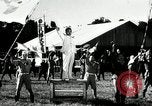 Immagine di Giapponese allietare i loro volantini Giappone, 1944, secondo 23 filmato di repertorio 65675027683