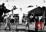 Immagine di Giapponese allietare i loro volantini Giappone, 1944, secondo 26 filmato di repertorio 65675027683