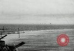 Standbild B6N Jill Flugzeuge starten von japanischen Flugzeugträger Zweiten Weltkrieg Pazifischer Ozean, 1944, aus Sekunde 4 historischem Filmmaterial Videoclip 65675027684