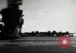 Standbild B6N Jill Flugzeuge starten von japanischen Flugzeugträger Zweiten Weltkrieg Pazifischer Ozean, 1944, aus Sekunde 36 historischem Filmmaterial Videoclip 65675027684