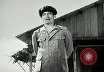 Standbild japanischen Mitsubishi G4M Bomber nehmen ab und fliegen auf einer Mission Pacific Theater, 1944, aus Sekunde 16 historischem Filmmaterial Videoclip 65675027685